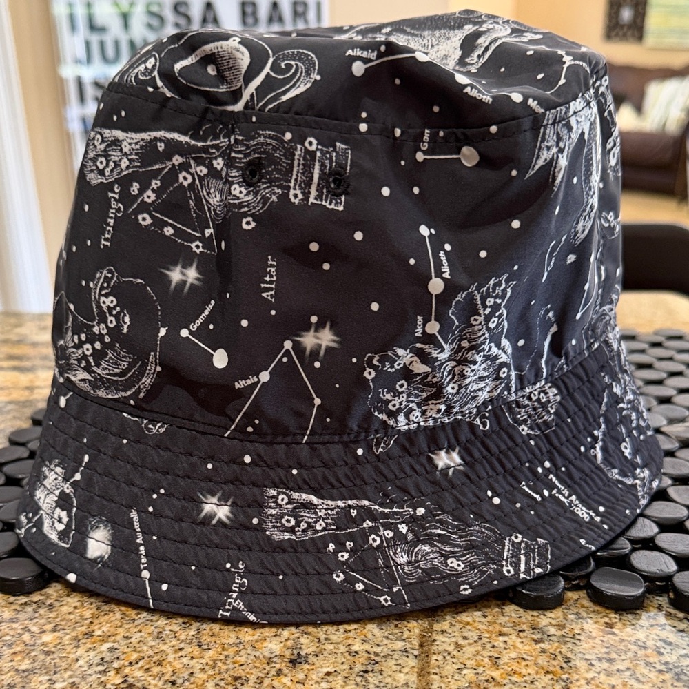 Valentino Black Logo Bucket Hat - Picture 2 of 3